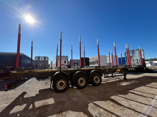 Schwarzmüller Holzauflieger, 8 Rungenpaare, SAF-Achsen, Liftachse - Gjysem rimorkio për transport druri: foto 4 Schwarzmüller Holzauflieger, 8 Rungenpaare, SAF-Achsen, Liftachse - Gjysem rimorkio për transport druri: foto 4