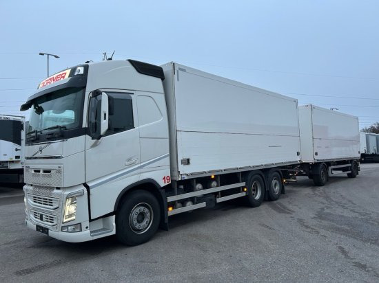 Volvo FH 500 6x2 Getränkekomplettzug, Orten Getränkeaufbau - Kamion pijesh: foto 1 Volvo FH 500 6x2 Getränkekomplettzug, Orten Getränkeaufbau - Kamion pijesh: foto 1