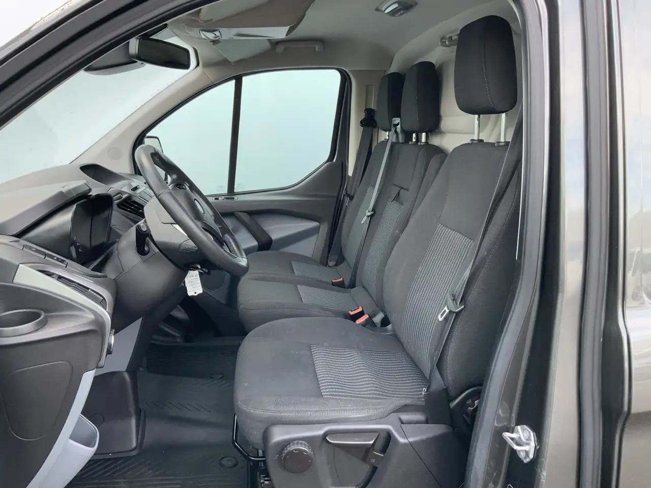 Ford Transit Custom 270 2.2 TDCI L1H1 Trend Airco Camera Cruise Dakdra - Furgon: foto 4 Ford Transit Custom 270 2.2 TDCI L1H1 Trend Airco Camera Cruise Dakdra - Furgon: foto 4