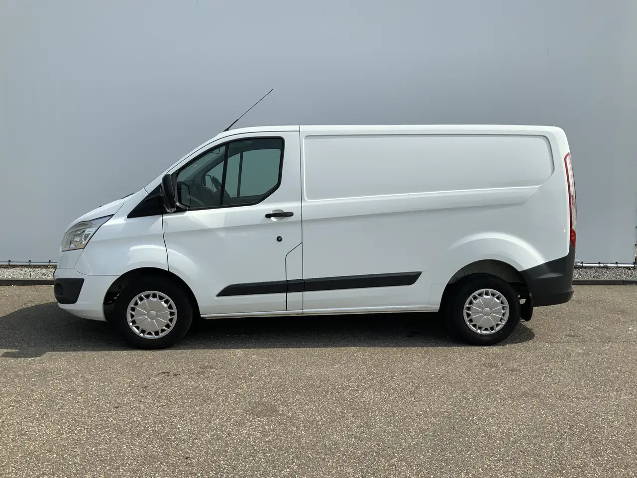 Ford Transit Custom 290 2.2 TDCI L1H2 Trend Airco Cruise 3 Zits Trekha - Furgon: foto 3 Ford Transit Custom 290 2.2 TDCI L1H2 Trend Airco Cruise 3 Zits Trekha - Furgon: foto 3