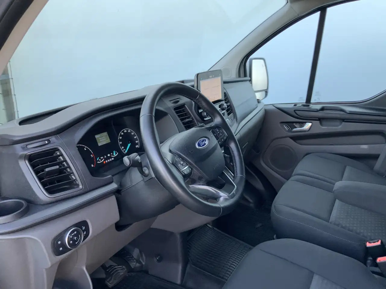 Ford Transit Custom 300 2.0 TDCI L1H1 Limited Airco Cruise Camera 3 Zi - Furgon: foto 5 Ford Transit Custom 300 2.0 TDCI L1H1 Limited Airco Cruise Camera 3 Zi - Furgon: foto 5