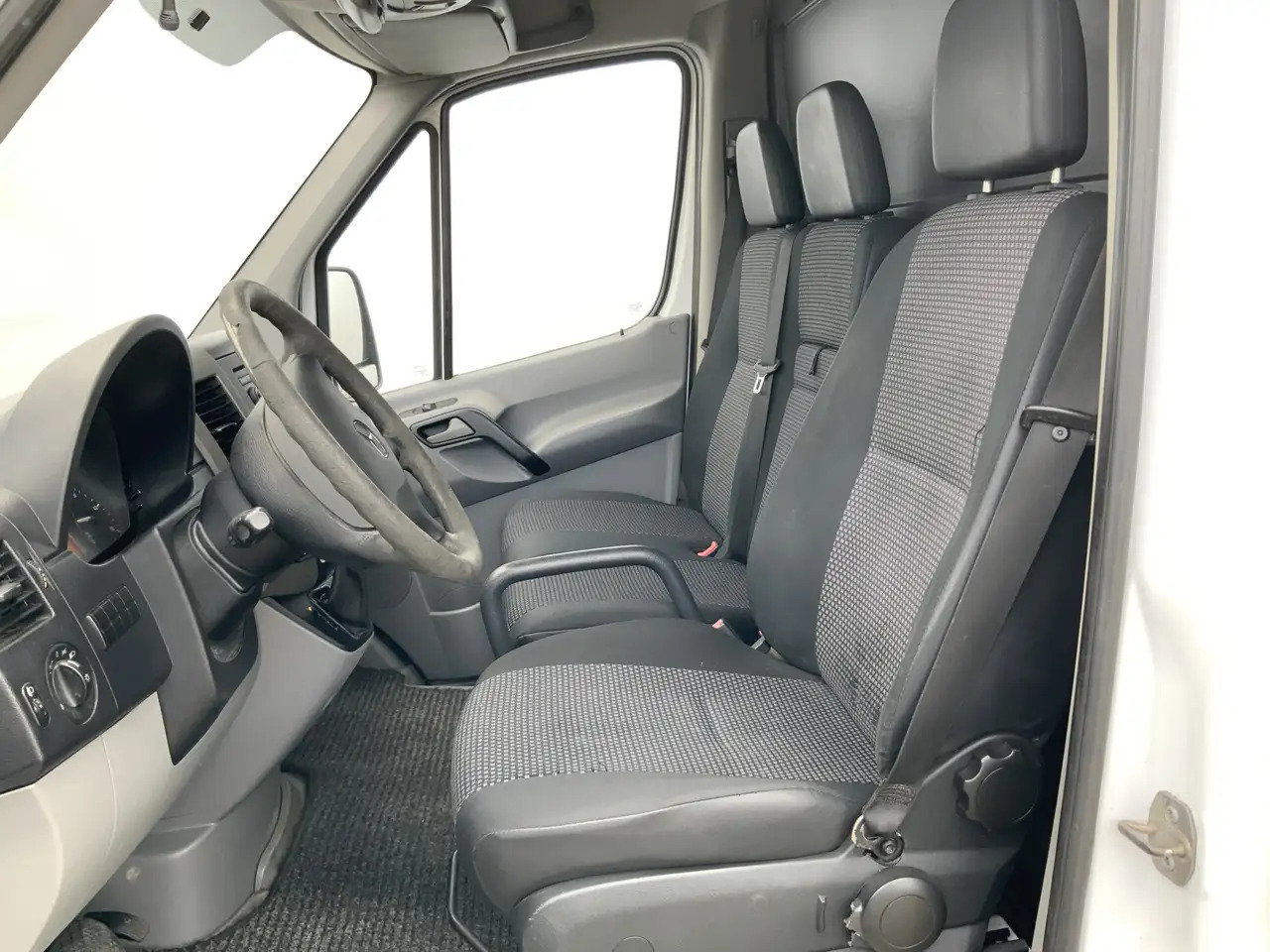 Mercedes-Benz Sprinter 311 2.2 CDI 366 L2 H1 Automaat Trekhaak 2800 kg 3 - Furgon: foto 4 Mercedes-Benz Sprinter 311 2.2 CDI 366 L2 H1 Automaat Trekhaak 2800 kg 3 - Furgon: foto 4