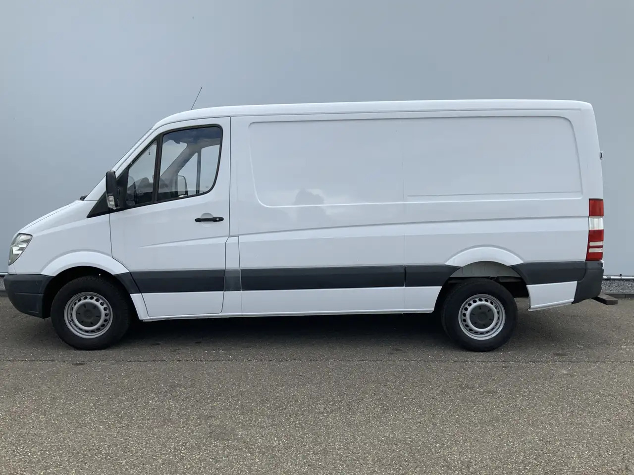 Mercedes-Benz Sprinter 311 2.2 CDI 366 L2 H1 Automaat Trekhaak 2800 kg 3 - Furgon: foto 3 Mercedes-Benz Sprinter 311 2.2 CDI 366 L2 H1 Automaat Trekhaak 2800 kg 3 - Furgon: foto 3