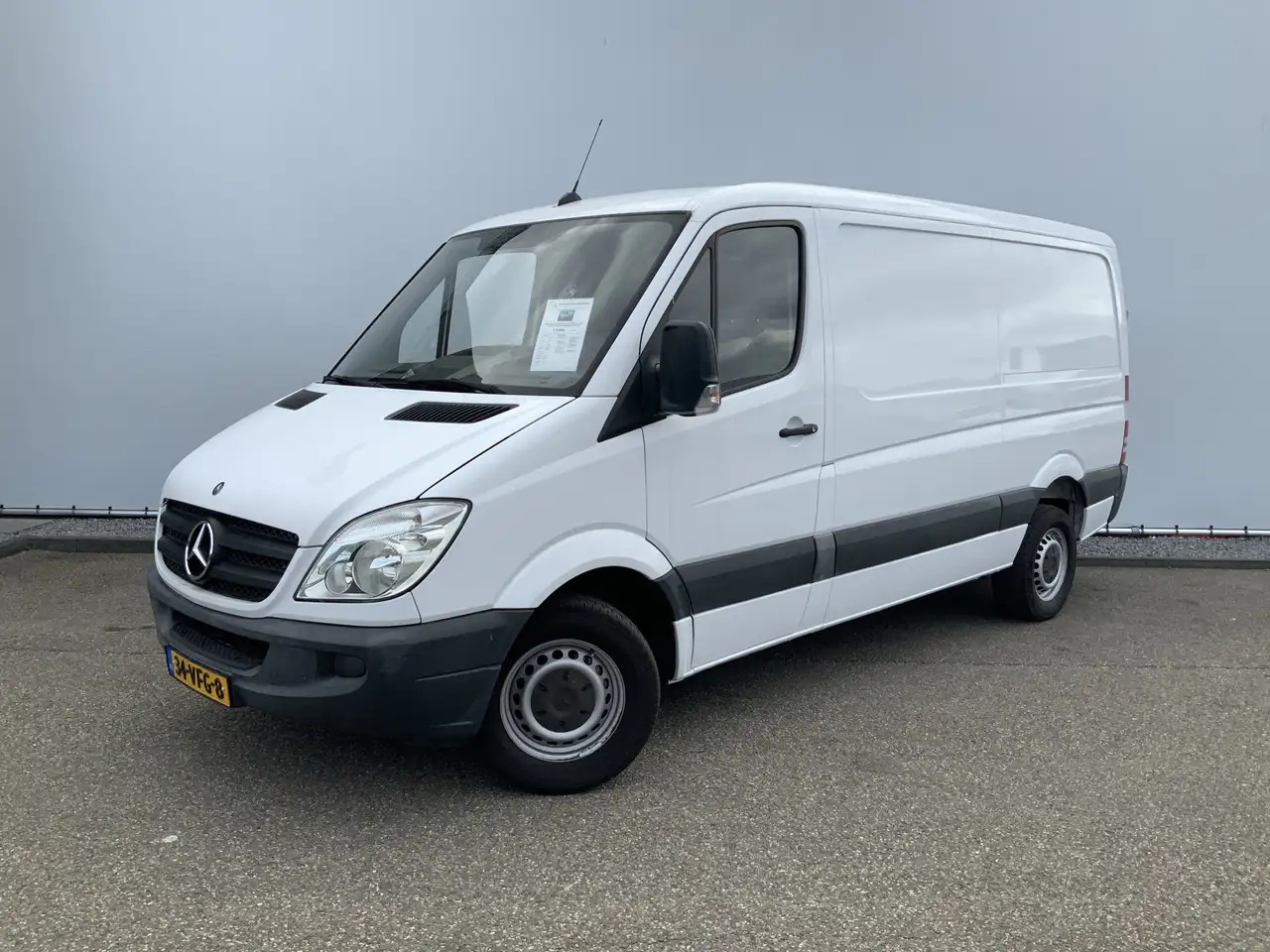 Mercedes-Benz Sprinter 311 2.2 CDI 366 L2 H1 Automaat Trekhaak 2800 kg 3 - Furgon: foto 1 Mercedes-Benz Sprinter 311 2.2 CDI 366 L2 H1 Automaat Trekhaak 2800 kg 3 - Furgon: foto 1