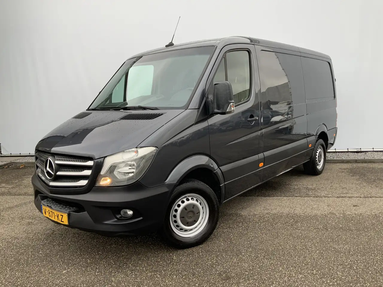Mercedes-Benz Sprinter 311 2.2 CDI 366 L2H1 Airco 3 Zits Opstap& Trekhaak - Furgon: foto 1 Mercedes-Benz Sprinter 311 2.2 CDI 366 L2H1 Airco 3 Zits Opstap& Trekhaak - Furgon: foto 1