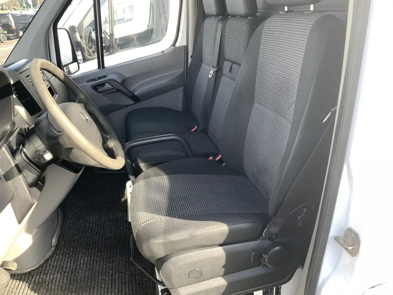 Mercedes-Benz Sprinter 311 2.2 CDI 366 L2H1 Automaat 3 Zits Trekaak 2800k - Furgon: foto 3 Mercedes-Benz Sprinter 311 2.2 CDI 366 L2H1 Automaat 3 Zits Trekaak 2800k - Furgon: foto 3