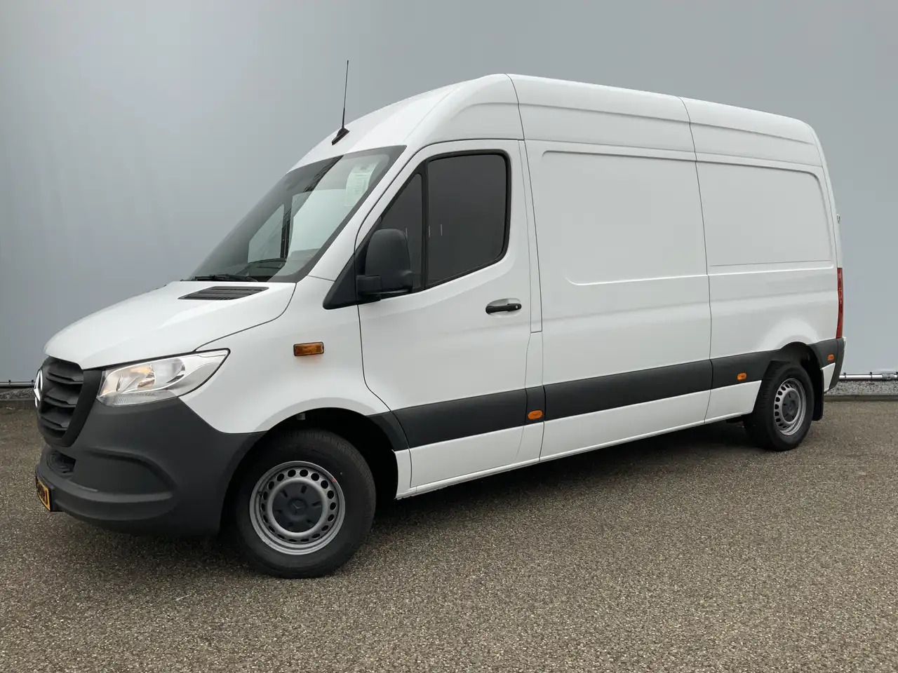 Mercedes-Benz Sprinter 314 2.2 CDI L2H2 Airco Camera Navi 3 Zits MBUX Sch - Furgon: foto 1 Mercedes-Benz Sprinter 314 2.2 CDI L2H2 Airco Camera Navi 3 Zits MBUX Sch - Furgon: foto 1