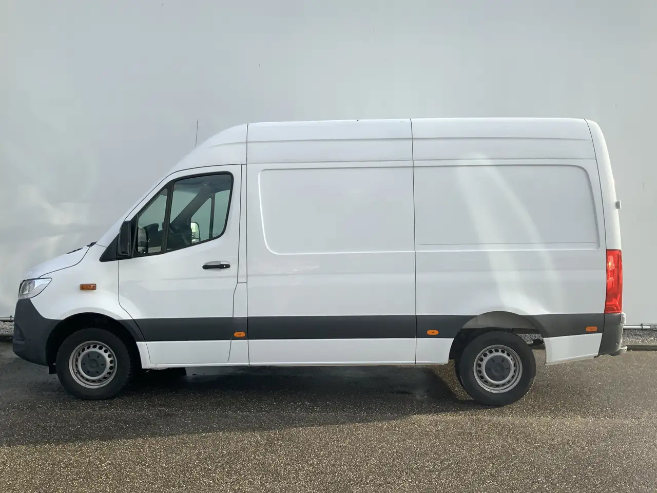 Mercedes-Benz Sprinter 317 1.9 CDI L2H2 RWD Cruise Airco 3 Zits Camera 36 - Furgon: foto 3 Mercedes-Benz Sprinter 317 1.9 CDI L2H2 RWD Cruise Airco 3 Zits Camera 36 - Furgon: foto 3