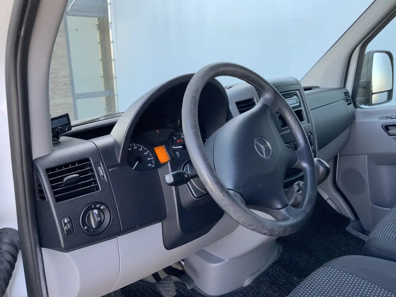 Mercedes-Benz Sprinter 515 2.2 CDI 432 Meubelbak 5,10 MTR.&Deuren Airco 3 - Kamioncine me kontinier: foto 5 Mercedes-Benz Sprinter 515 2.2 CDI 432 Meubelbak 5,10 MTR.&Deuren Airco 3 - Kamioncine me kontinier: foto 5