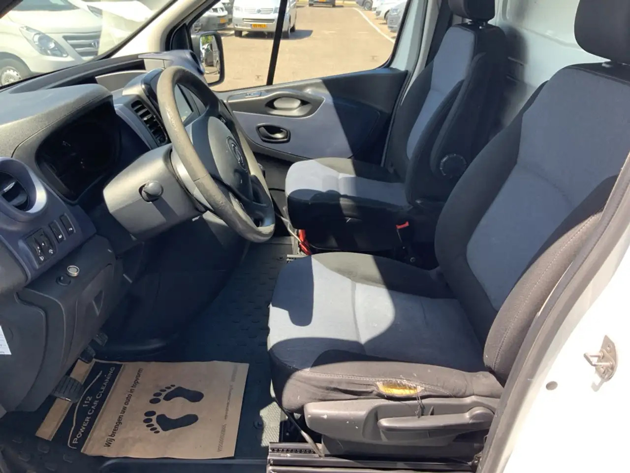 Opel Vivaro 1.6 CDTI L2H1 Edition EcoFlex Airco Cruise Imperia - Furgon: foto 5 Opel Vivaro 1.6 CDTI L2H1 Edition EcoFlex Airco Cruise Imperia - Furgon: foto 5
