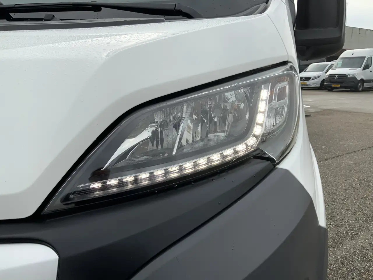 Peugeot Boxer 330 2.2 HDI L2H2 Première Airco Cruise Camera side - Furgon: foto 2 Peugeot Boxer 330 2.2 HDI L2H2 Première Airco Cruise Camera side - Furgon: foto 2