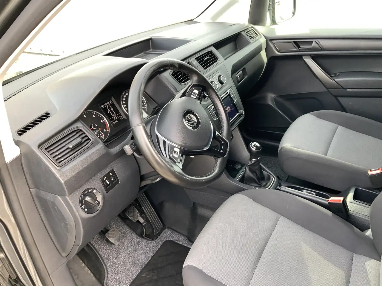 Volkswagen Caddy 2.0 TDI L2H1 BMT Maxi Exclusive Edtion Airco Navi - Furgon i vogël: foto 5 Volkswagen Caddy 2.0 TDI L2H1 BMT Maxi Exclusive Edtion Airco Navi - Furgon i vogël: foto 5