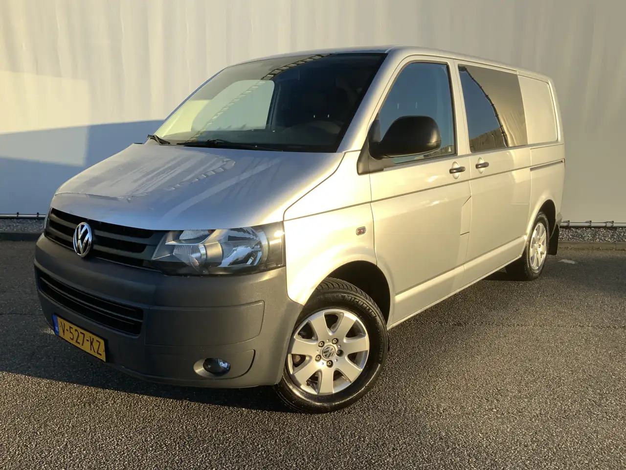 Volkswagen T5 Transporter 2.0 L1H2 Benzine Airco Navi Dub Schuifdeuren Leer - Furgon: foto 1 Volkswagen T5 Transporter 2.0 L1H2 Benzine Airco Navi Dub Schuifdeuren Leer - Furgon: foto 1