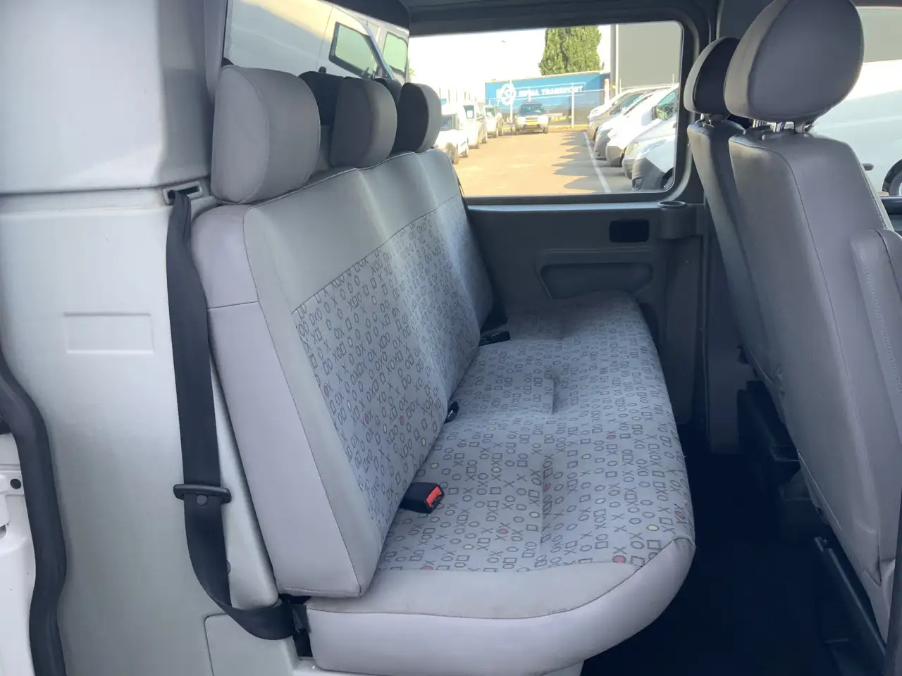 Volkswagen T5 Transporter 2.5 TDI 300 Budgetline Automaat DubCab Airco Trekh - Kamioncine dopio kabinë: foto 4 Volkswagen T5 Transporter 2.5 TDI 300 Budgetline Automaat DubCab Airco Trekh - Kamioncine dopio kabinë: foto 4