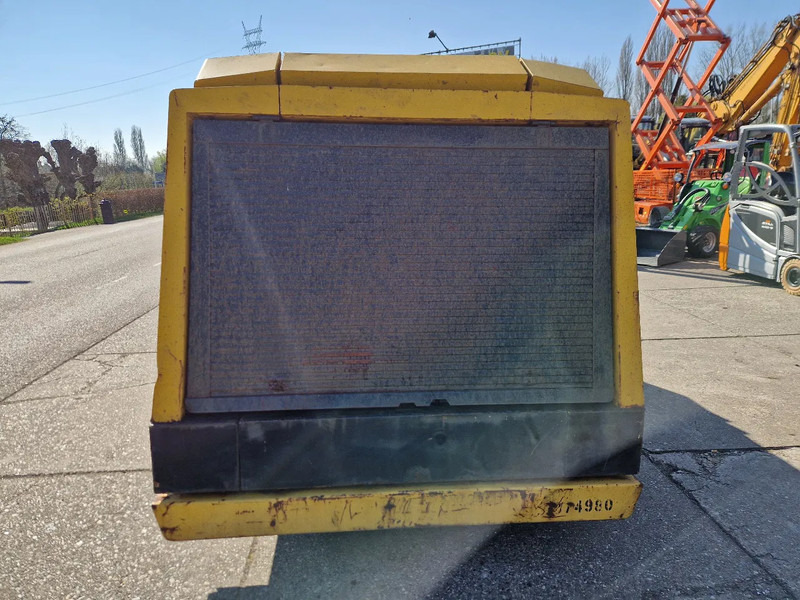 Atlas-Copco XAS350DD VERY LOW HOURS - Kompresor ajri: foto 4 Atlas-Copco XAS350DD VERY LOW HOURS - Kompresor ajri: foto 4