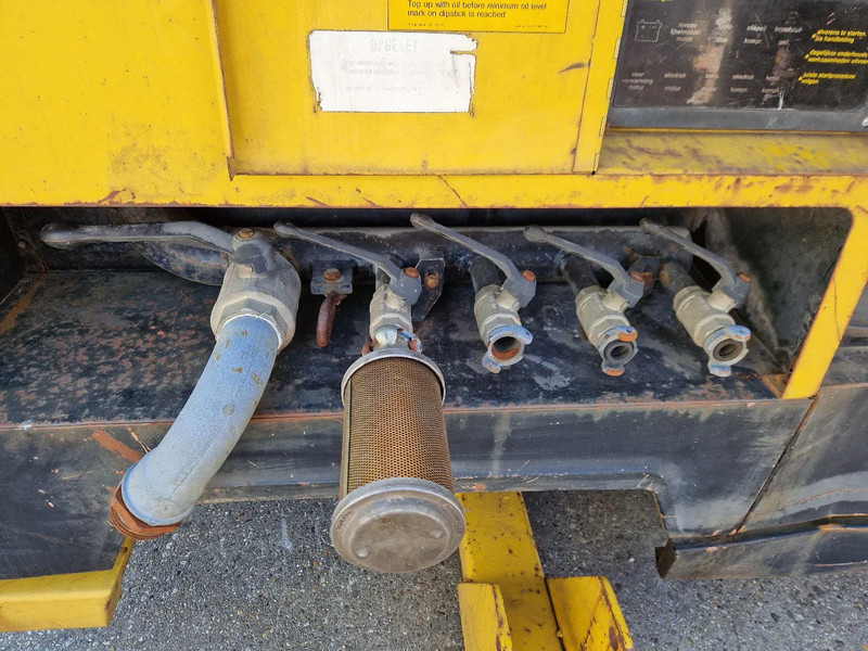 Atlas-Copco XAS350DD VERY LOW HOURS - Kompresor ajri: foto 5 Atlas-Copco XAS350DD VERY LOW HOURS - Kompresor ajri: foto 5