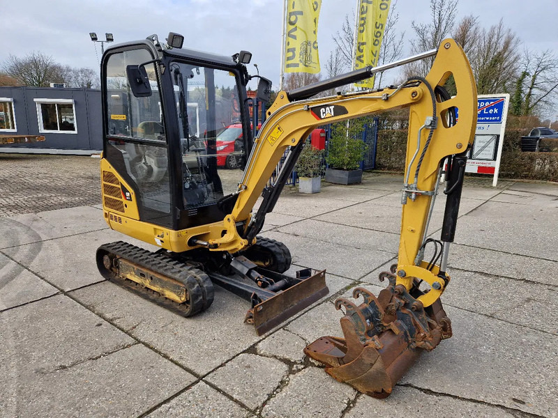 Caterpillar 301.7D with low hours! - Miniekskavator: foto 2 Caterpillar 301.7D with low hours! - Miniekskavator: foto 2
