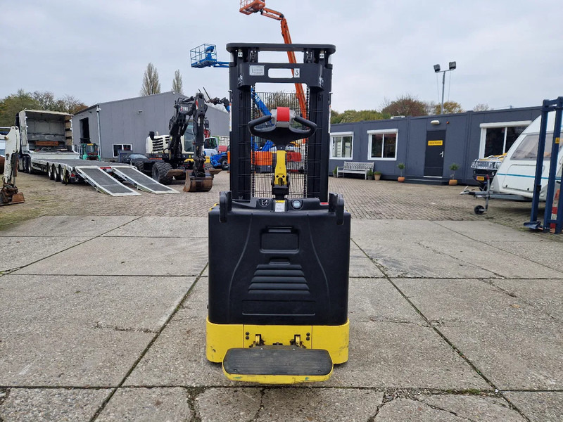 Hyster S1.5S elektrische stapelaar - Stivosës: foto 5 Hyster S1.5S elektrische stapelaar - Stivosës: foto 5