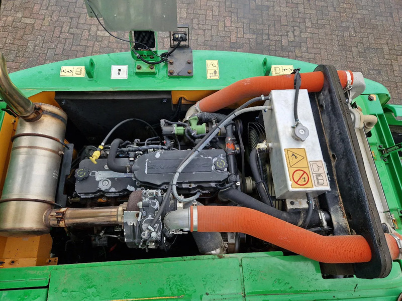 Hyundai Robex 160W-9A met 6-cilinder Cummins motor - Ekskavator me goma: foto 5 Hyundai Robex 160W-9A met 6-cilinder Cummins motor - Ekskavator me goma: foto 5