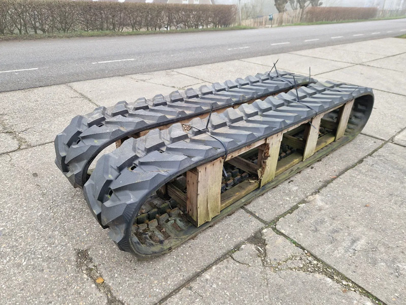 Komatsu nieuwe tracks t.b.v. PC75 tot PC88 - Zinxhirët për Kamioni: foto 1 Komatsu nieuwe tracks t.b.v. PC75 tot PC88 - Zinxhirët për Kamioni: foto 1