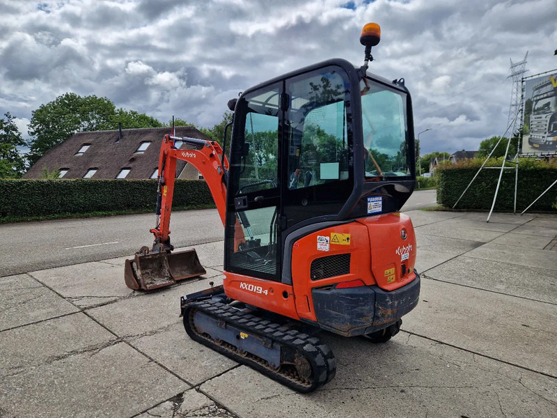 Kubota KX019-4 CW05 met 2 bakken - Miniekskavator: foto 4 Kubota KX019-4 CW05 met 2 bakken - Miniekskavator: foto 4