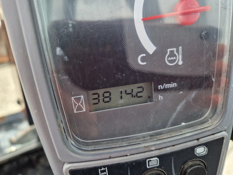 Miniekskavator Kubota KX019-4 CW05 met 2 bakken: foto 10