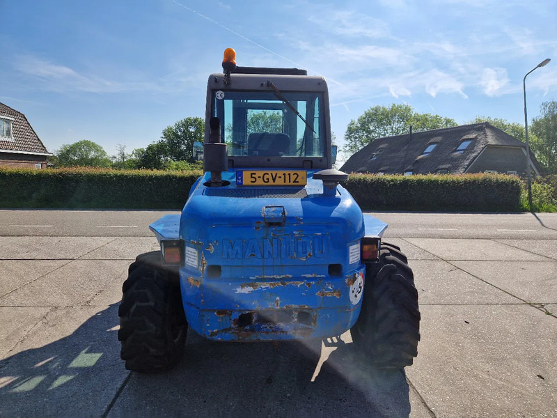 Manitou M50-4, 4X4 ruwterreinheftruck - Ngarkues me pirun për terren të ashpër: foto 4 Manitou M50-4, 4X4 ruwterreinheftruck - Ngarkues me pirun për terren të ashpër: foto 4
