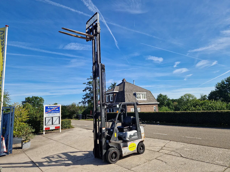 Nissan 1800 kg. LPG met keuring - Pirun më gaz: foto 2 Nissan 1800 kg. LPG met keuring - Pirun më gaz: foto 2