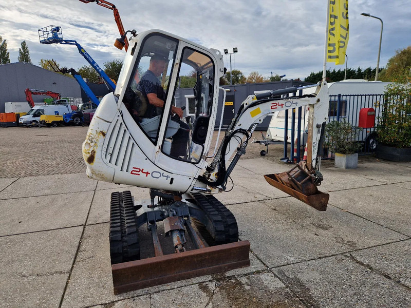 WACKER NEUSON 2404RD kan op een berghelling werken - Miniekskavator: foto 2 WACKER NEUSON 2404RD kan op een berghelling werken - Miniekskavator: foto 2