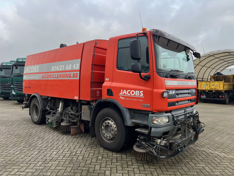 DAF CF75.250 - Makinë fshirëse për rrugët: foto 3 DAF CF75.250 - Makinë fshirëse për rrugët: foto 3