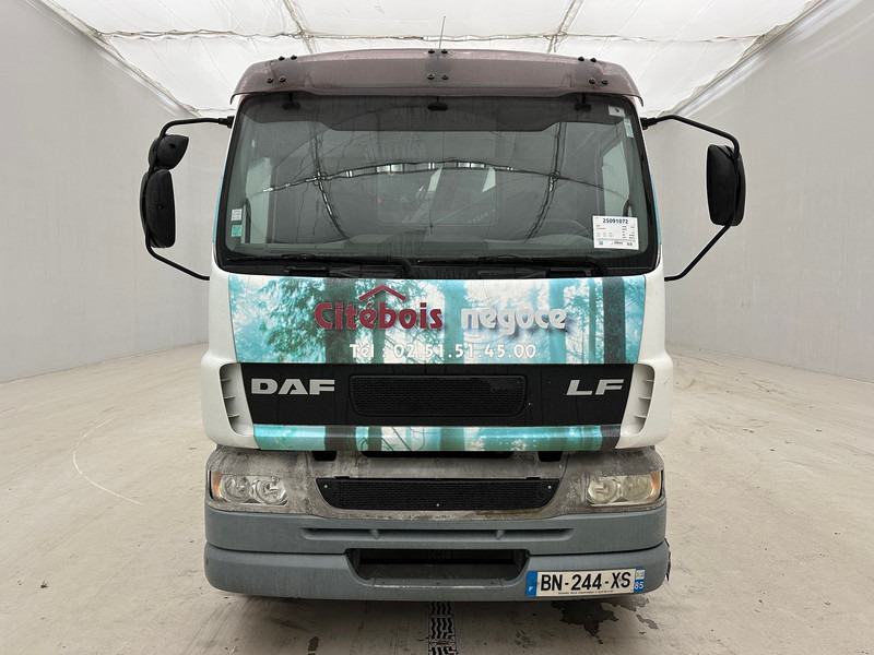 DAF LF55.210 - Kamion me karroceri të hapur, Kamion me vinç: foto 2 DAF LF55.210 - Kamion me karroceri të hapur, Kamion me vinç: foto 2
