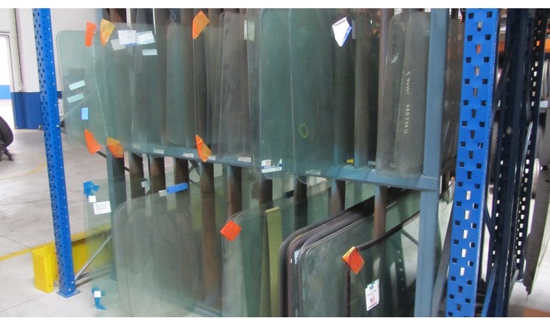 Diversen Voorruiten - Xhami ballor për Kamioni: foto 2 Diversen Voorruiten - Xhami ballor për Kamioni: foto 2