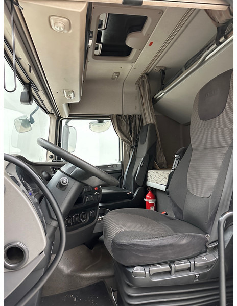 Gjysmë-kamion DAF XF 460 Space Cab: foto 9