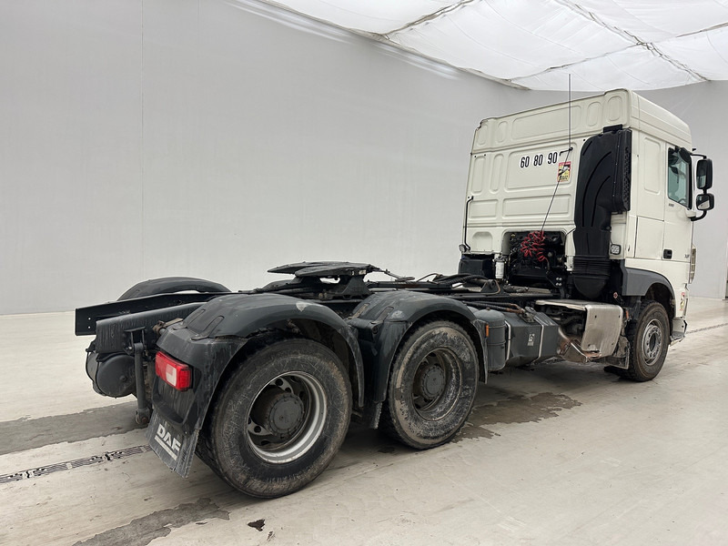 DAF XF 530 Space Cab - 6x4 - Gjysmë-kamion: foto 5 DAF XF 530 Space Cab - 6x4 - Gjysmë-kamion: foto 5