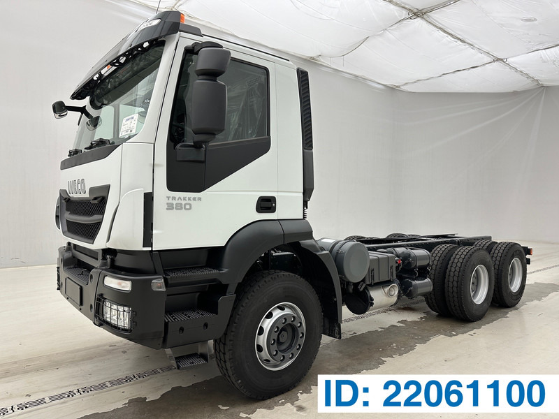 Iveco Trakker 380 - 6x4 - Kamion kabinë-shasi: foto 1 Iveco Trakker 380 - 6x4 - Kamion kabinë-shasi: foto 1