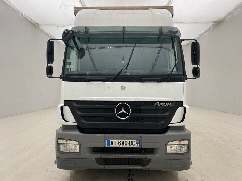 Mercedes-Benz Axor 1824 - Kamion me tendë: foto 2 Mercedes-Benz Axor 1824 - Kamion me tendë: foto 2