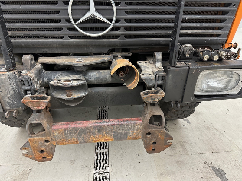 Mercedes-Benz Unimog U427 - 4x4 - Kamion vetëshkarkues: foto 3 Mercedes-Benz Unimog U427 - 4x4 - Kamion vetëshkarkues: foto 3