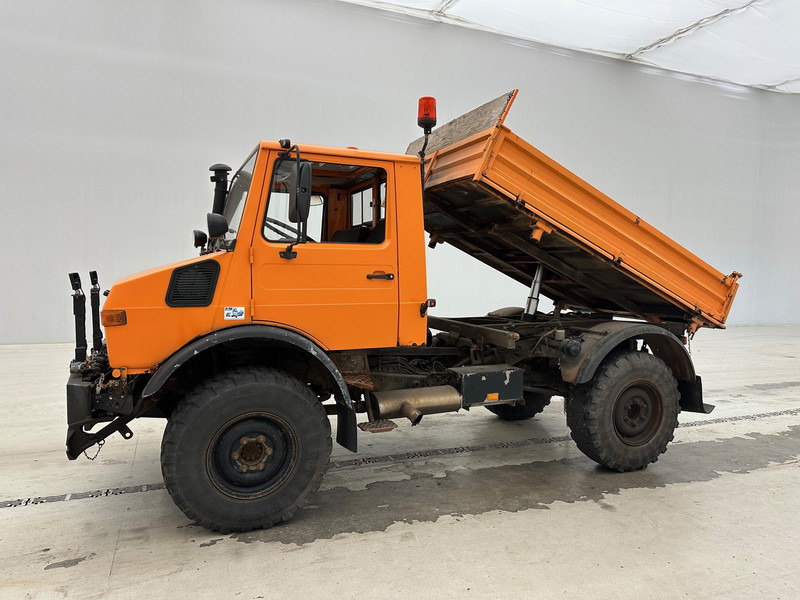 Mercedes-Benz Unimog U427 - 4x4 - Kamion vetëshkarkues: foto 4 Mercedes-Benz Unimog U427 - 4x4 - Kamion vetëshkarkues: foto 4