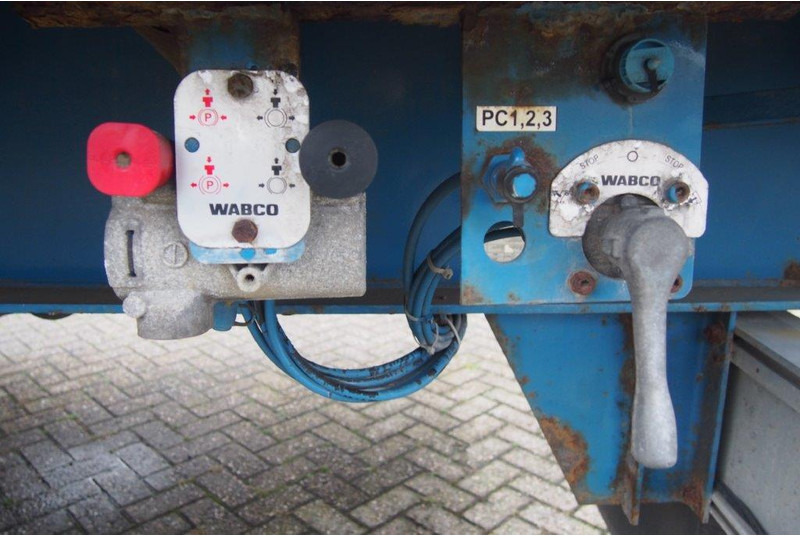 Gjysmë rimorkio e hapur/ Platformë Renders Plateau: foto 9