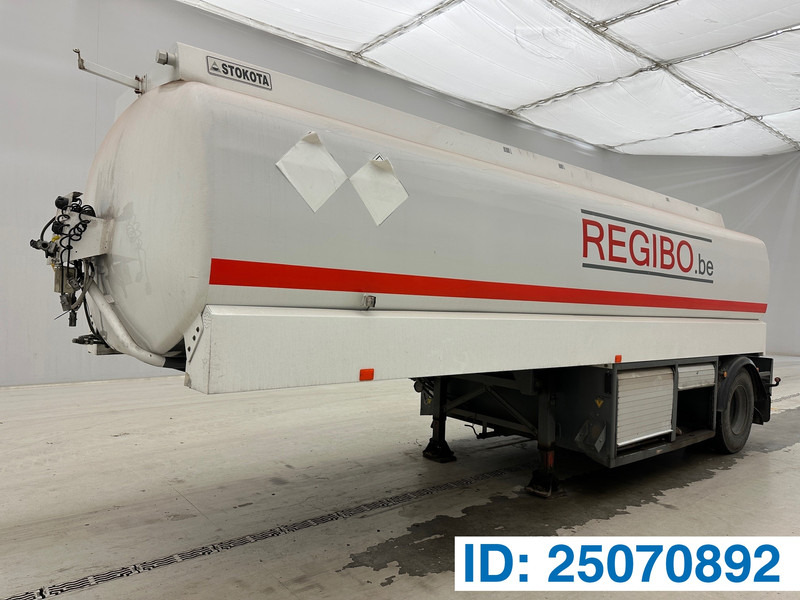 Stokota Tank 23000 L - Gjysmë rimorkio me bot: foto 1 Stokota Tank 23000 L - Gjysmë rimorkio me bot: foto 1