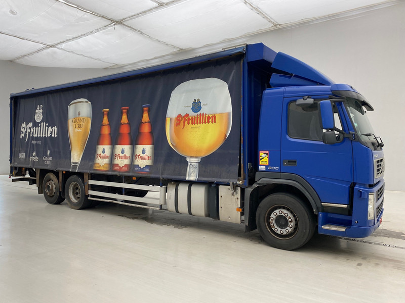 Volvo FM 300 - 6x2 - Kamion me tendë: foto 3 Volvo FM 300 - 6x2 - Kamion me tendë: foto 3
