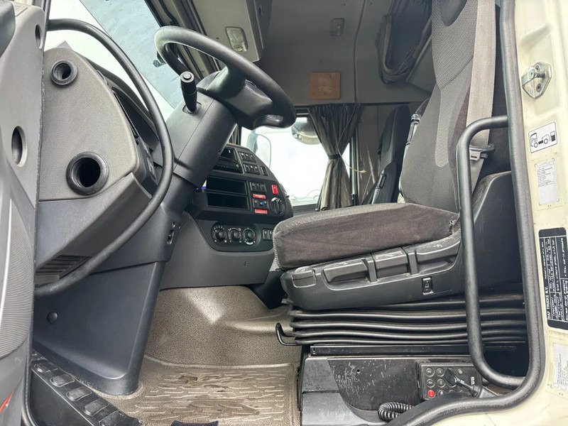 DAF XF 460 6X2 Spacecab Euro 6 - Gjysmë-kamion: foto 5 DAF XF 460 6X2 Spacecab Euro 6 - Gjysmë-kamion: foto 5