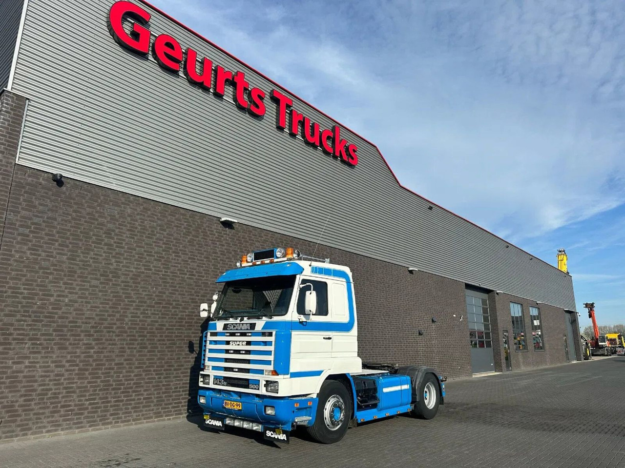 Scania R143-500 V8 H A4X2L 500PK TREKKER / SATTELZUG / - Gjysmë-kamion: foto 2 Scania R143-500 V8 H A4X2L 500PK TREKKER / SATTELZUG / - Gjysmë-kamion: foto 2
