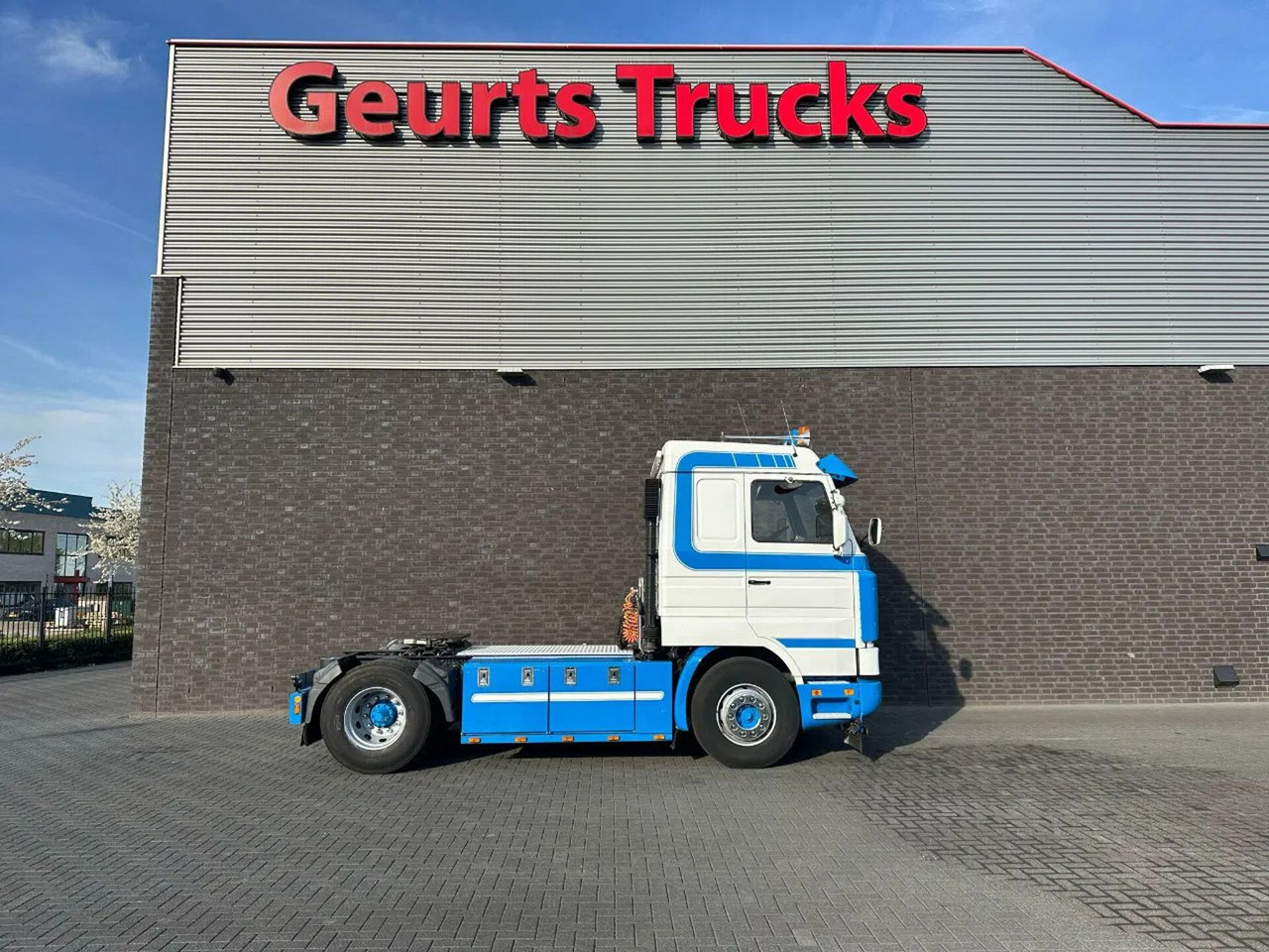 Scania R143-500 V8 H A4X2L 500PK TREKKER / SATTELZUG / - Gjysmë-kamion: foto 4 Scania R143-500 V8 H A4X2L 500PK TREKKER / SATTELZUG / - Gjysmë-kamion: foto 4