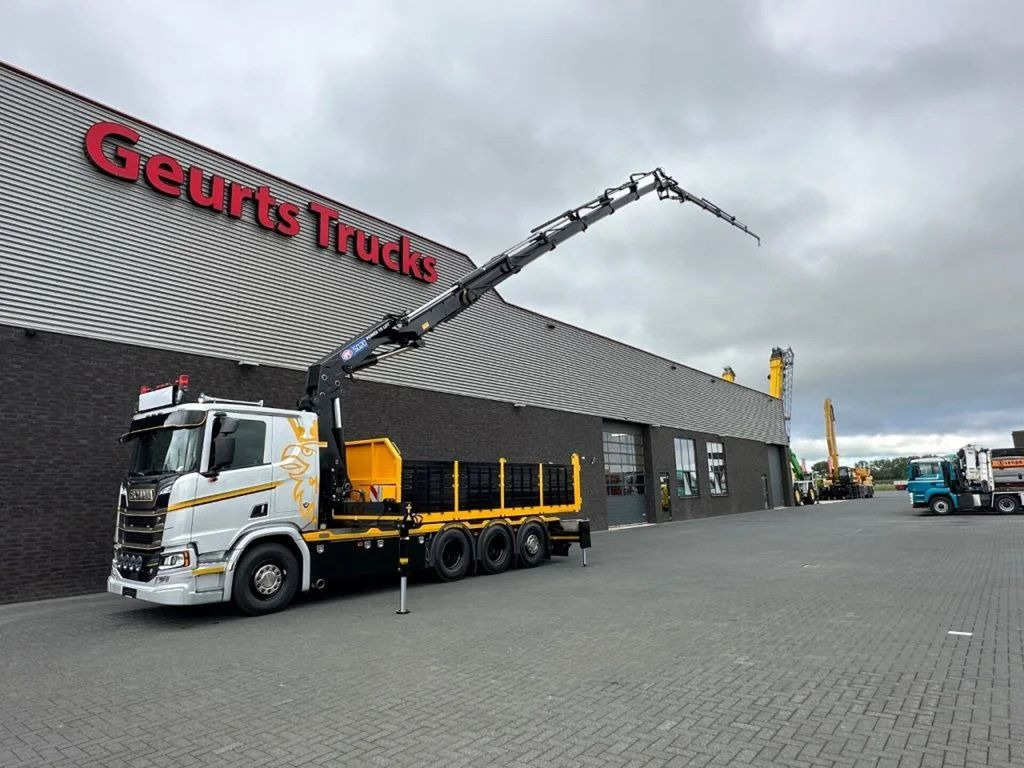 Scania R530 V8 NGS 8X4 TRIDEM MET HYVA 2Z KIPPER + HMF - Kamion me vinç, Kamion vetëshkarkues: foto 3 Scania R530 V8 NGS 8X4 TRIDEM MET HYVA 2Z KIPPER + HMF - Kamion me vinç, Kamion vetëshkarkues: foto 3