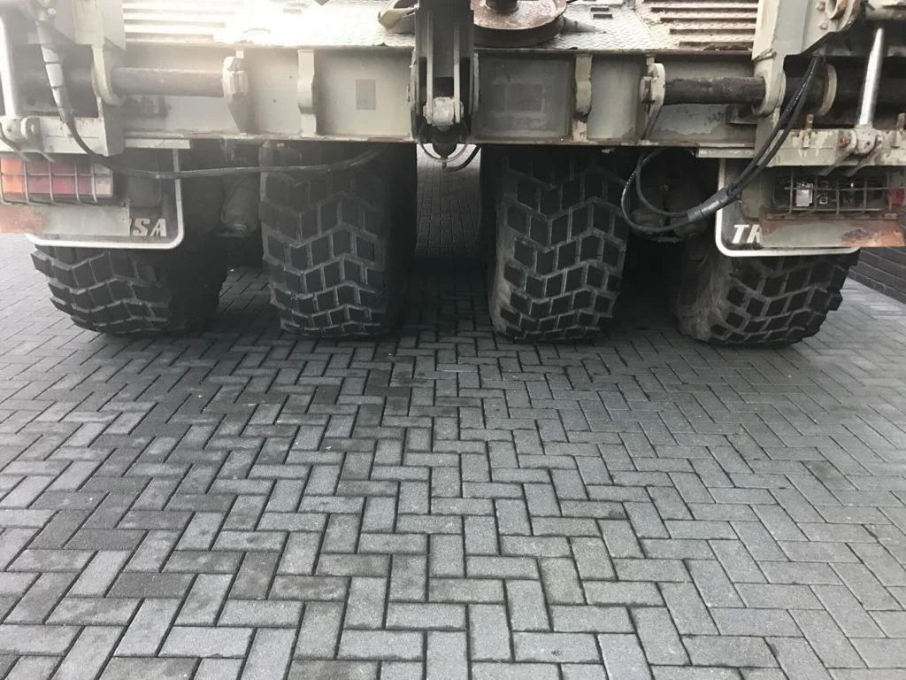 Trabosa 2 AXEL HEAVY DUTY LOWLOADER TANK - Gjysmë rimorkio me plan ngarkimi të ulët: foto 5 Trabosa 2 AXEL HEAVY DUTY LOWLOADER TANK - Gjysmë rimorkio me plan ngarkimi të ulët: foto 5
