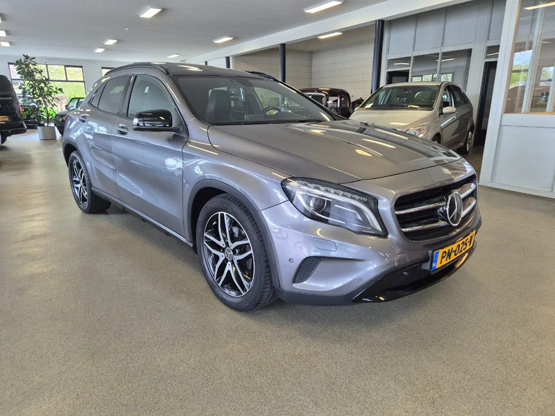 Mercedes-Benz GLA 200 Automaat AMG. Edition 1 - Veturë: foto 3 Mercedes-Benz GLA 200 Automaat AMG. Edition 1 - Veturë: foto 3