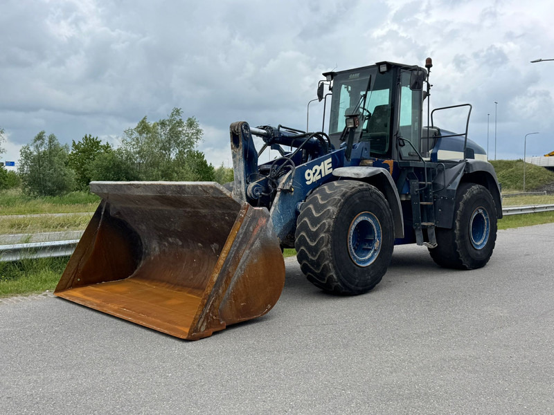 Case 921E - Fadrom me goma: foto 2 Case 921E - Fadrom me goma: foto 2