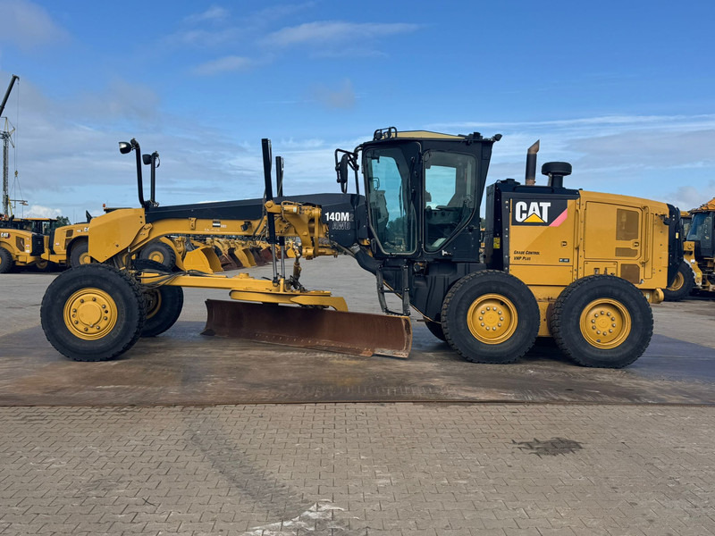 Caterpillar 140M2 AWD - Makinë niveluese: foto 1 Caterpillar 140M2 AWD - Makinë niveluese: foto 1
