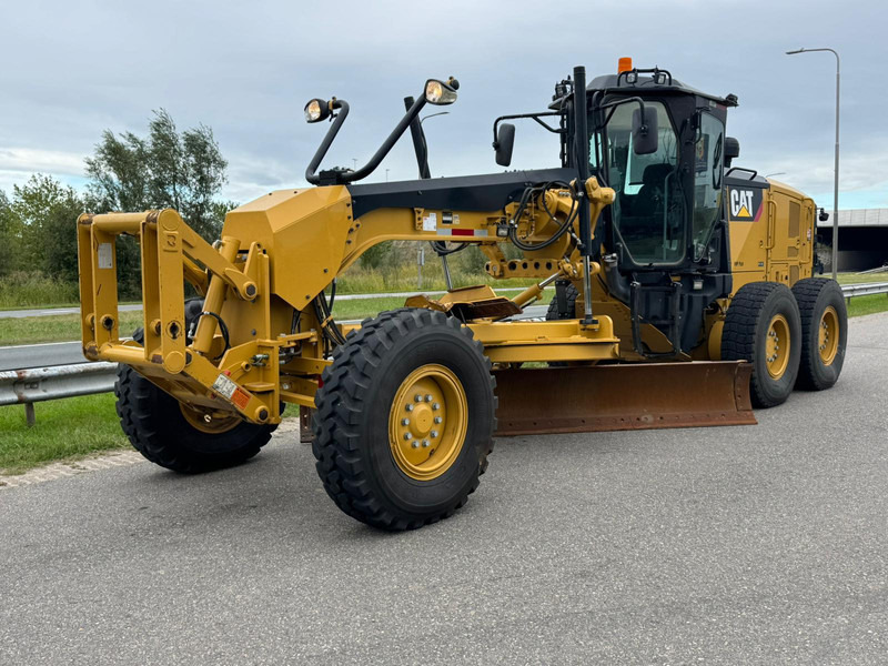Caterpillar 140M2 - Makinë niveluese: foto 2 Caterpillar 140M2 - Makinë niveluese: foto 2